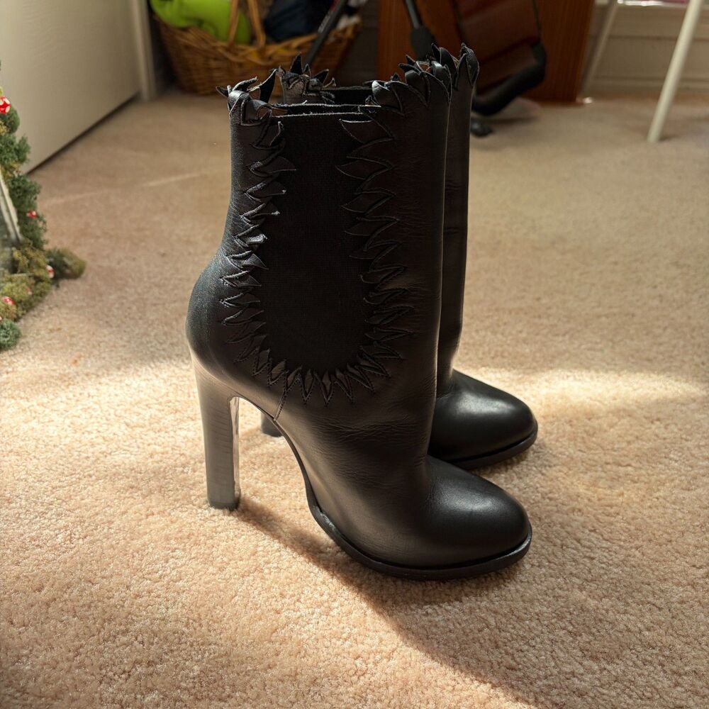ALAÏA Paris italian black leather flame edge stiletto boots avant garde